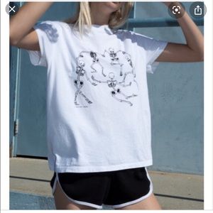 ❤︎ LOWEST brandy melville dancing skeleton graphic